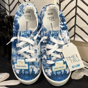 NWT Time and Tru Blue Tie Dye Memory Foam Slip-Ons, Sz 6.5W